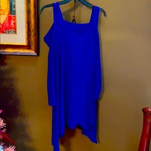 Cold shoulder fishtail tunic